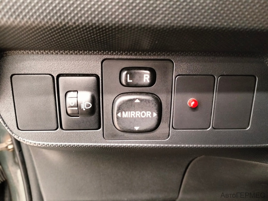 Фото TOYOTA Auris I с пробегом | №8