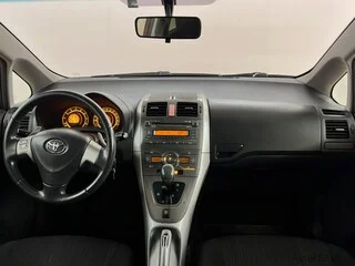 Фото TOYOTA Auris I с пробегом