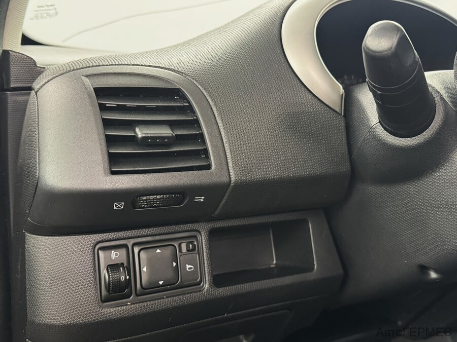 Фото NISSAN Micra III (K12) с пробегом | №8 Фото NISSAN Micra III (K12) с пробегом | №8