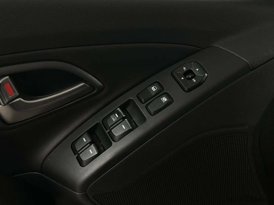 Фото HYUNDAI ix35 I Рестайлинг с пробегом | №8 Фото HYUNDAI ix35 I Рестайлинг с пробегом | №8