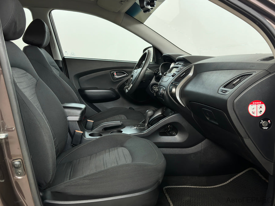 Фото HYUNDAI ix35 I Рестайлинг с пробегом | №11