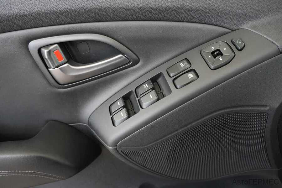 Фото HYUNDAI ix35 I Рестайлинг с пробегом | №10