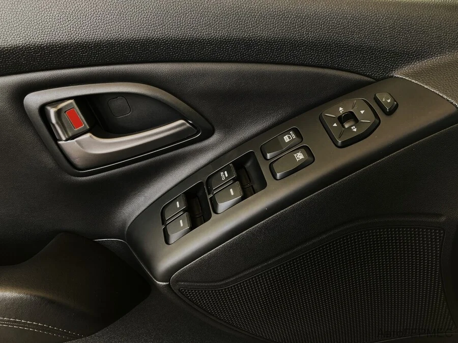 Фото HYUNDAI ix35 I Рестайлинг с пробегом | №10 Фото HYUNDAI ix35 I Рестайлинг с пробегом | №10