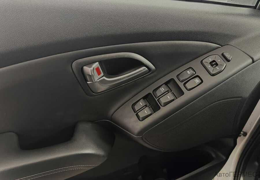 Фото HYUNDAI ix35 I Рестайлинг с пробегом | №11