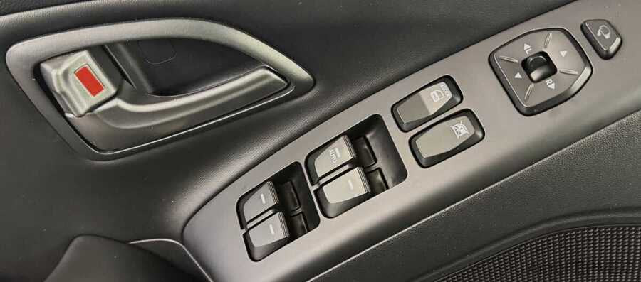 Фото HYUNDAI ix35 I Рестайлинг с пробегом | №10