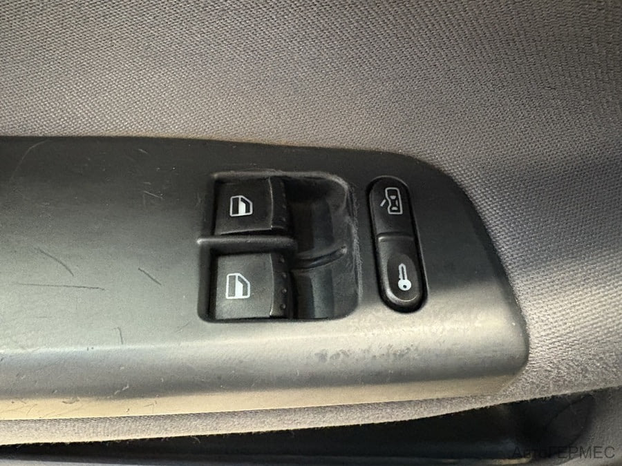 Фото SKODA Octavia I Рестайлинг с пробегом | №9 Фото SKODA Octavia I Рестайлинг с пробегом | №9