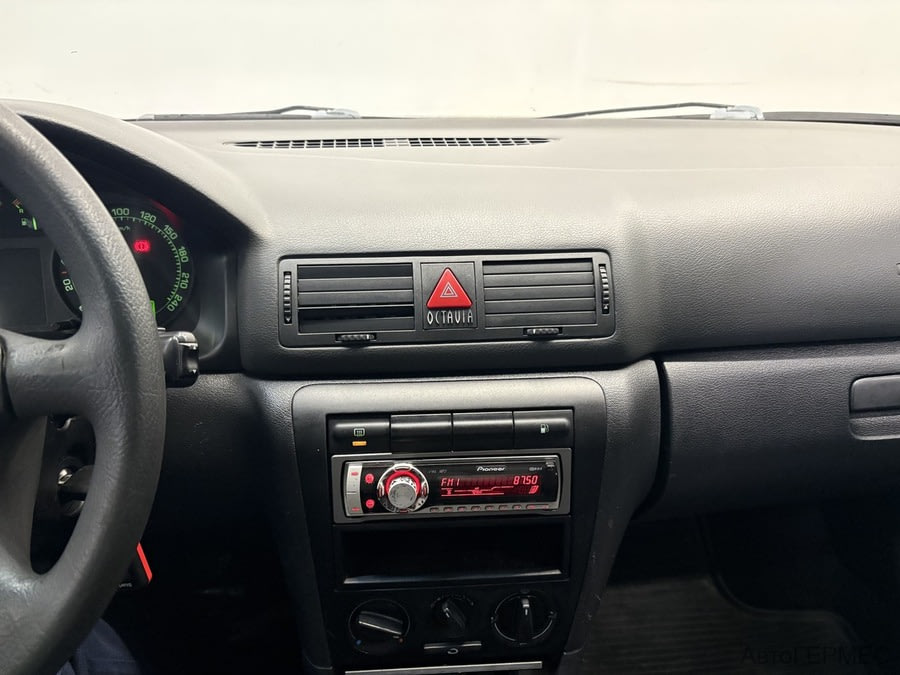 Фото SKODA Octavia I Рестайлинг с пробегом | №7 Фото SKODA Octavia I Рестайлинг с пробегом | №7