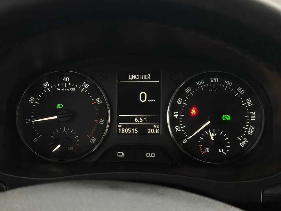 Фото SKODA Fabia II Рестайлинг с пробегом | №6