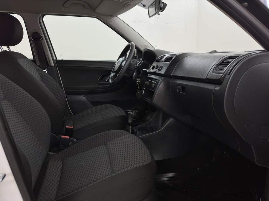 Фото SKODA Fabia II Рестайлинг с пробегом | №8