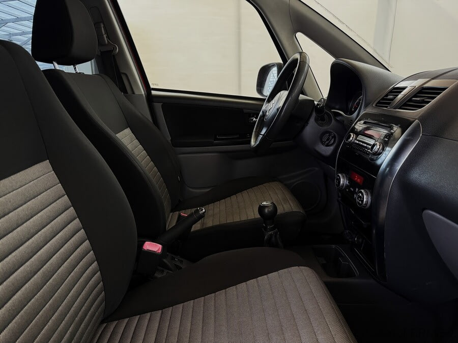 Фото SUZUKI Sx4 I (CLASSIC) Рестайлинг с пробегом | №11 Фото SUZUKI Sx4 I (CLASSIC) Рестайлинг с пробегом | №11