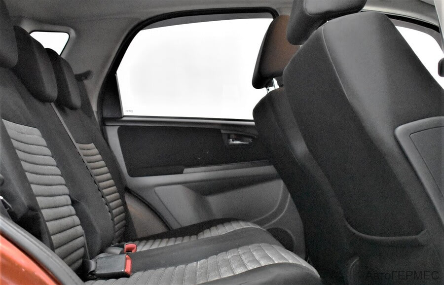 Фото SUZUKI Sx4 I (CLASSIC) Рестайлинг с пробегом | №11 Фото SUZUKI Sx4 I (CLASSIC) Рестайлинг с пробегом | №11