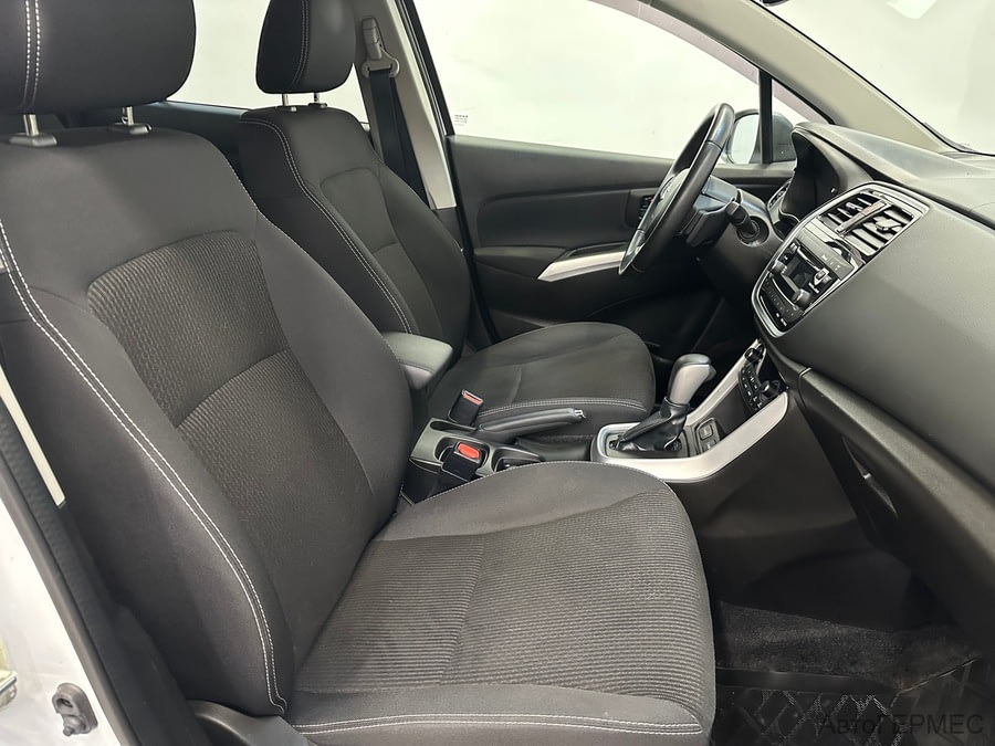 Фото SUZUKI Sx4 II Рестайлинг с пробегом | №12 Фото SUZUKI Sx4 II Рестайлинг с пробегом | №12