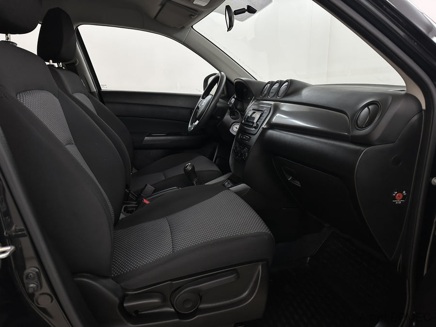 Фото SUZUKI Vitara II Рестайлинг с пробегом | №11 Фото SUZUKI Vitara II Рестайлинг с пробегом | №11