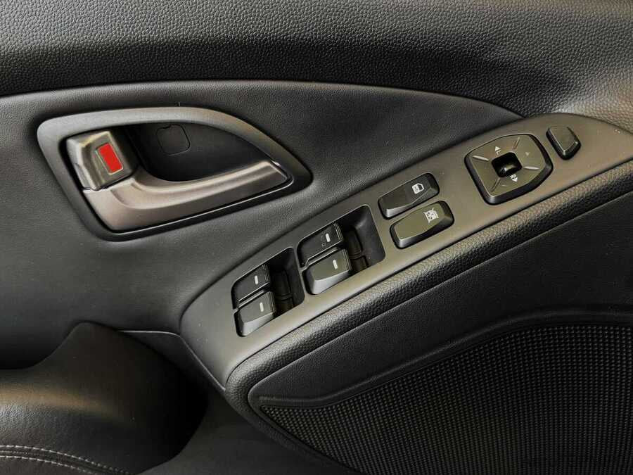Фото HYUNDAI ix35 I с пробегом | №10