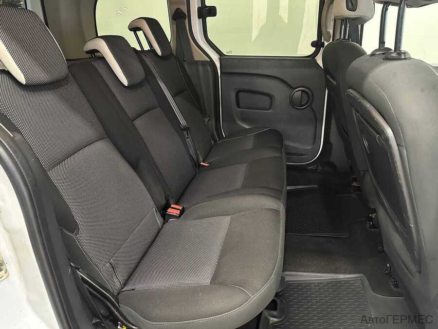 Фото RENAULT Kangoo II Рестайлинг с пробегом | №11 Фото RENAULT Kangoo II Рестайлинг с пробегом | №11