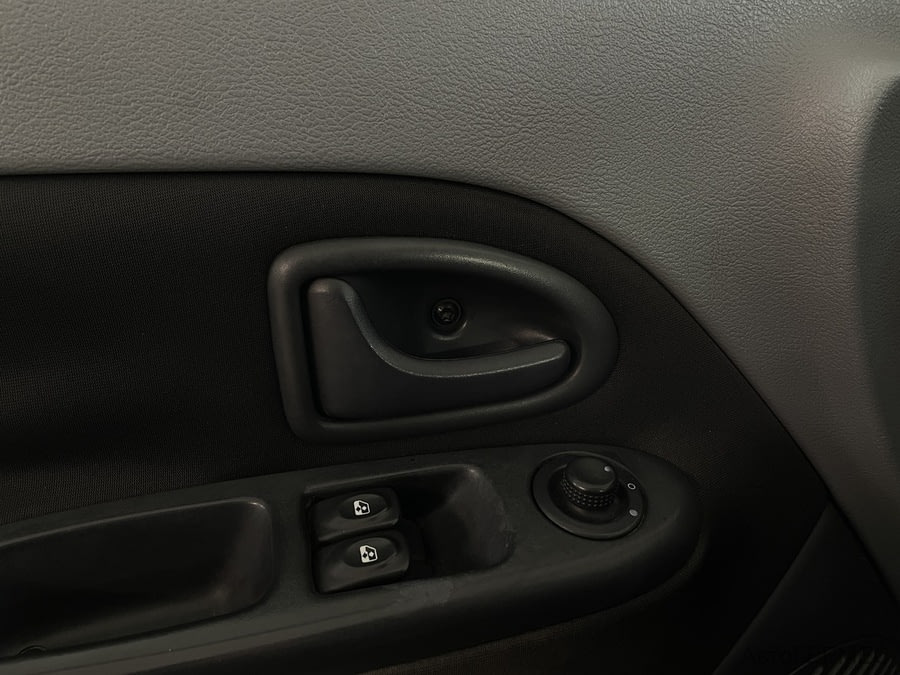 Фото RENAULT Symbol I Рестайлинг 2 с пробегом | №8 Фото RENAULT Symbol I Рестайлинг 2 с пробегом | №8