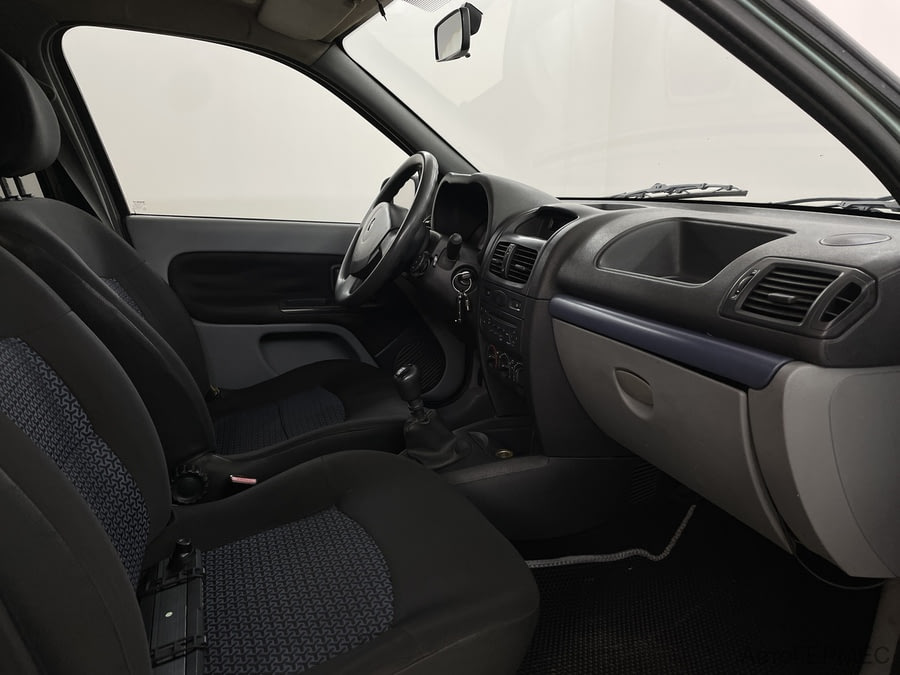 Фото RENAULT Symbol I Рестайлинг 2 с пробегом | №9 Фото RENAULT Symbol I Рестайлинг 2 с пробегом | №9