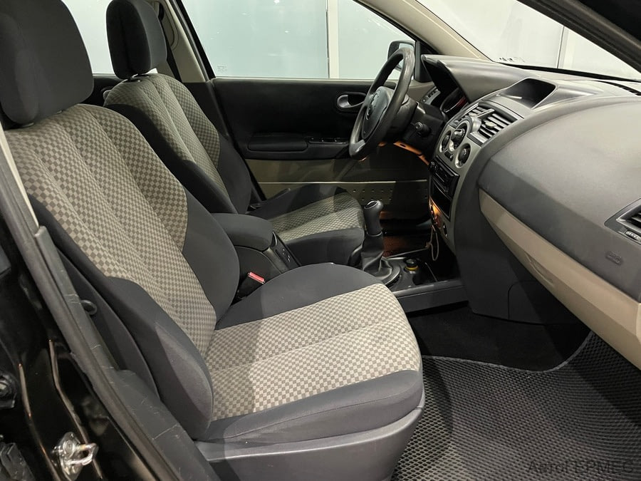 Фото RENAULT Megane II Рестайлинг с пробегом | №11 Фото RENAULT Megane II Рестайлинг с пробегом | №11