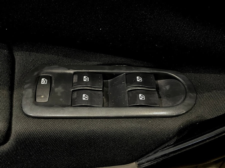 Фото RENAULT Megane II Рестайлинг с пробегом | №8 Фото RENAULT Megane II Рестайлинг с пробегом | №8