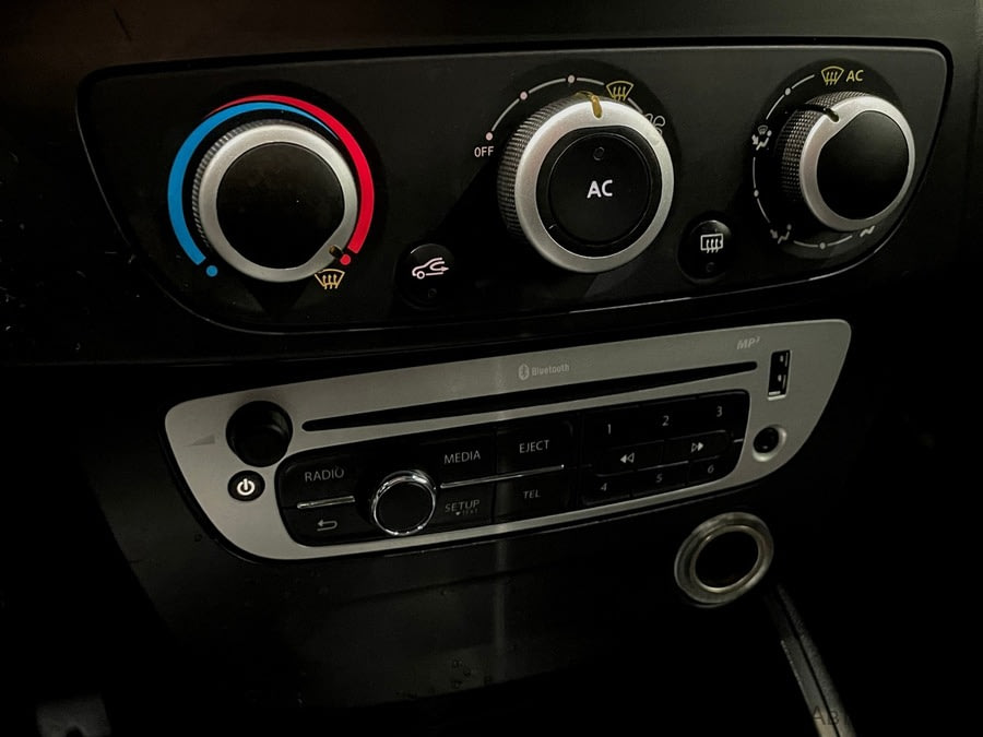 Фото RENAULT Fluence I Рестайлинг с пробегом | №7