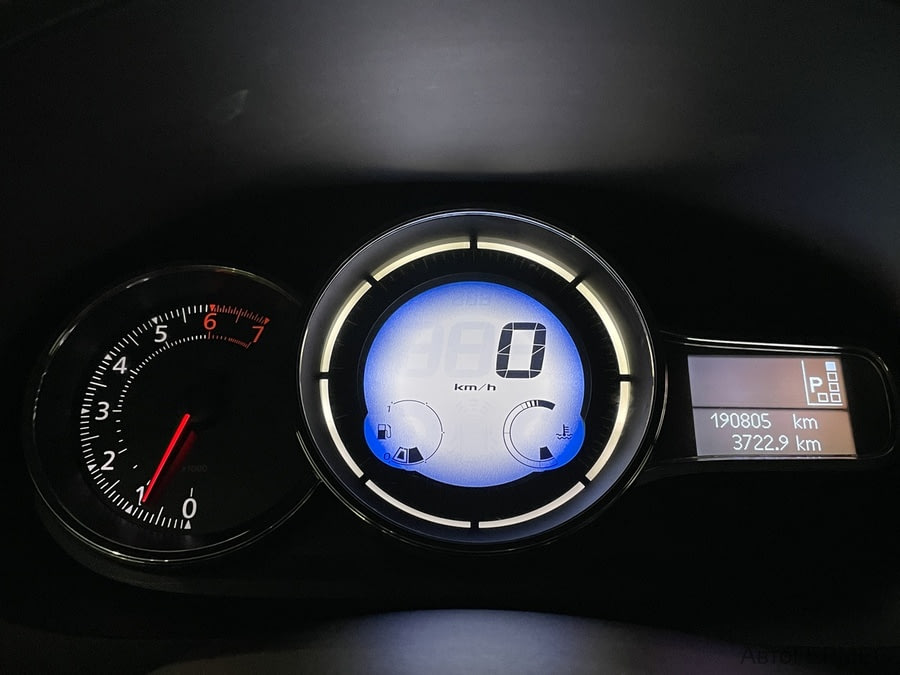 Фото RENAULT Fluence I Рестайлинг с пробегом | №6