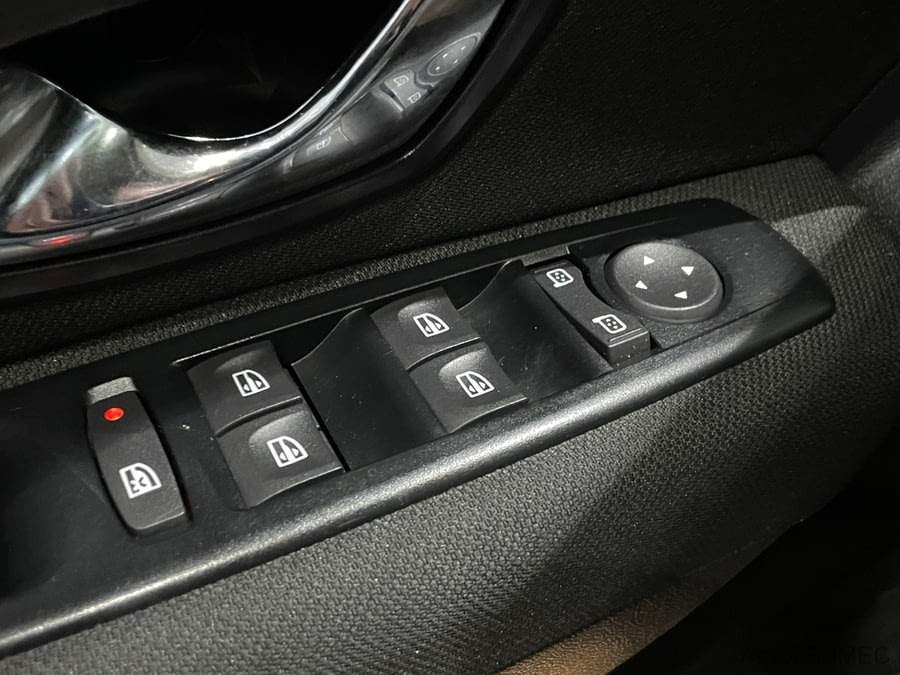 Фото RENAULT Fluence I Рестайлинг с пробегом | №9