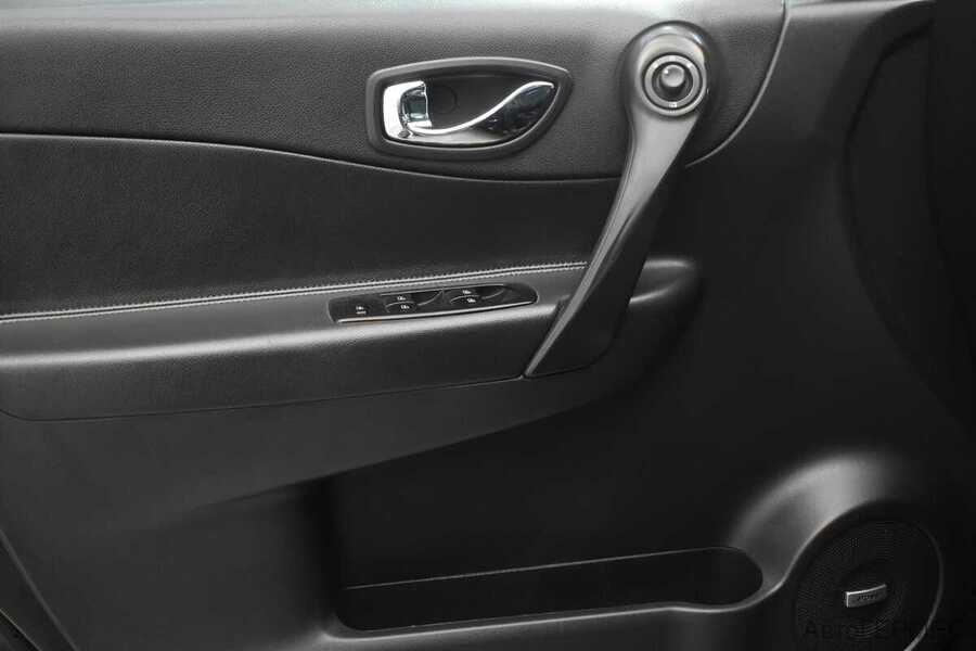 Фото RENAULT Koleos I Рестайлинг 2 с пробегом | №12 Фото RENAULT Koleos I Рестайлинг 2 с пробегом | №12