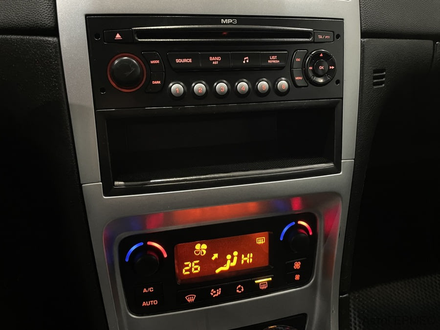 Фото PEUGEOT 307 I Рестайлинг с пробегом | №7 Фото PEUGEOT 307 I Рестайлинг с пробегом | №7