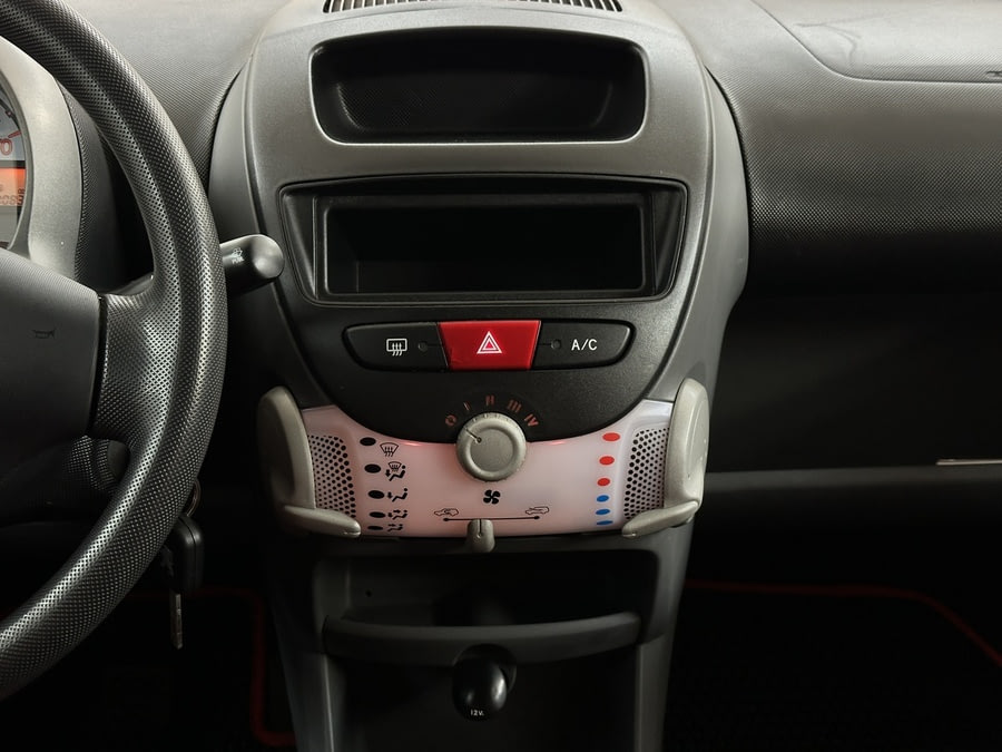 Фото PEUGEOT 107 I Рестайлинг с пробегом | №7