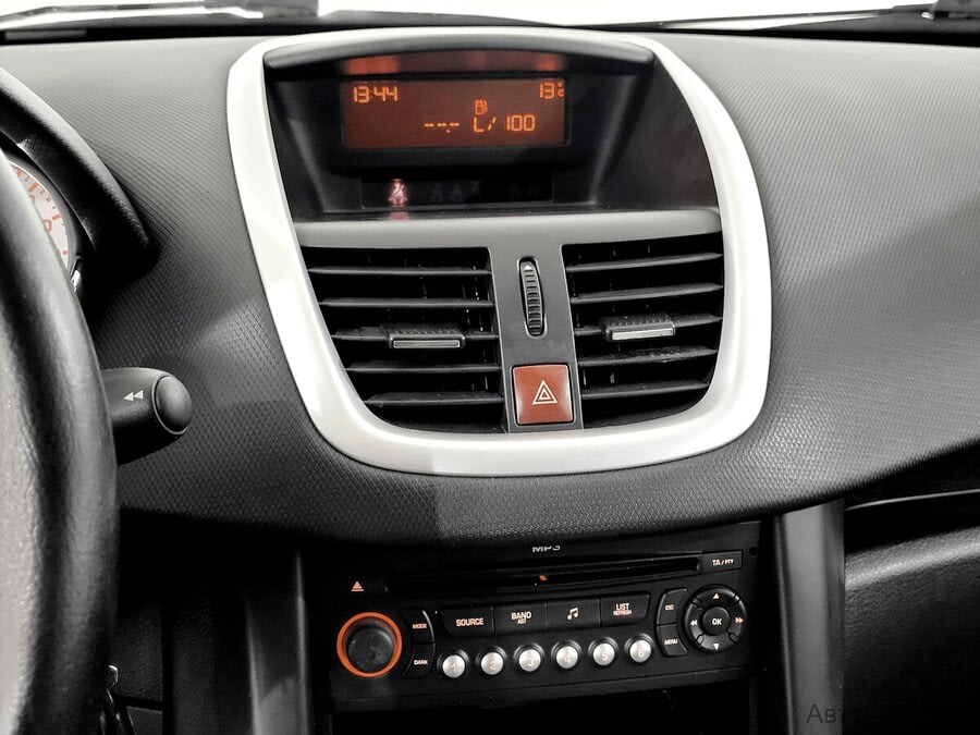 Фото PEUGEOT 207 I Рестайлинг с пробегом | №7