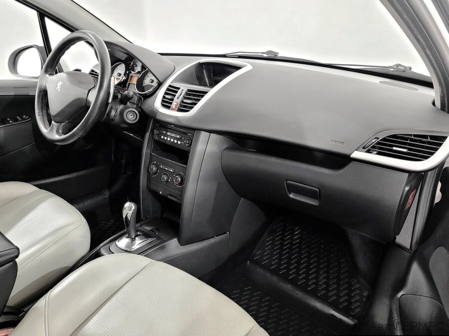 Фото PEUGEOT 207 I Рестайлинг с пробегом | №11