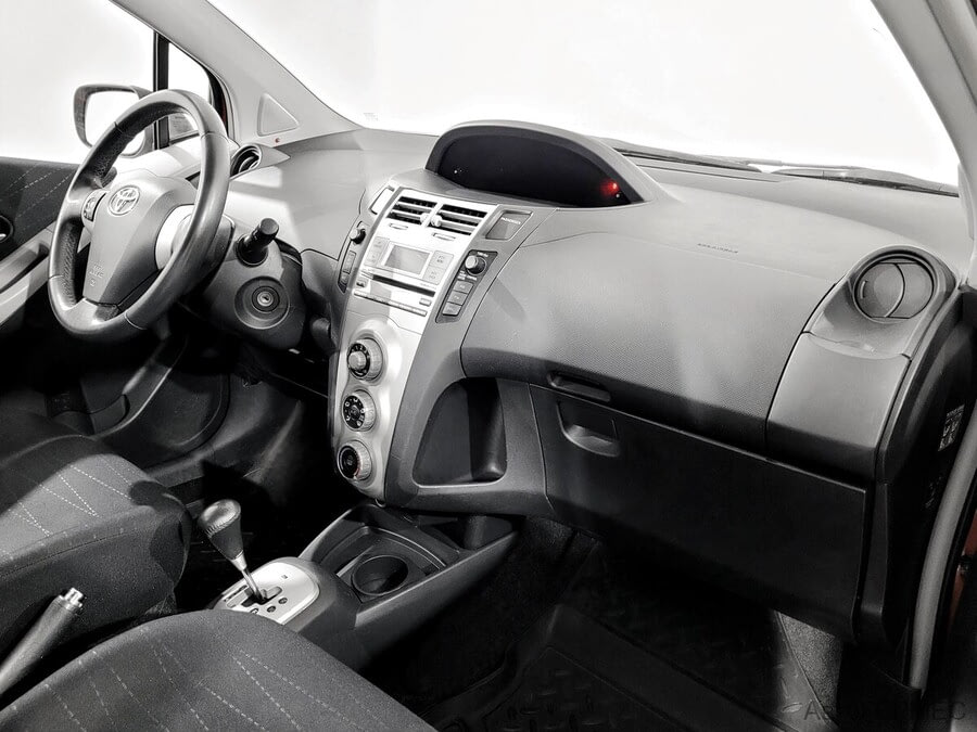 Фото TOYOTA Yaris II с пробегом | №11 Фото TOYOTA Yaris II с пробегом | №11