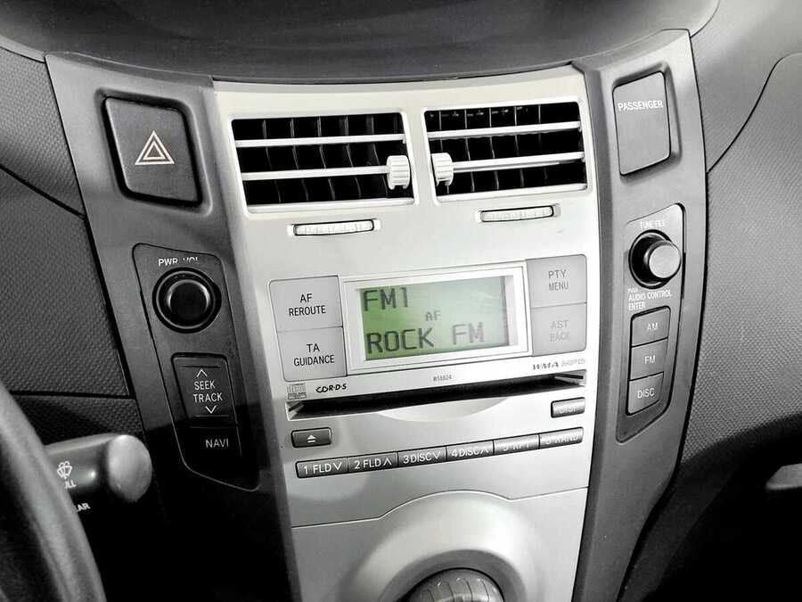 Фото TOYOTA Yaris II с пробегом | №7