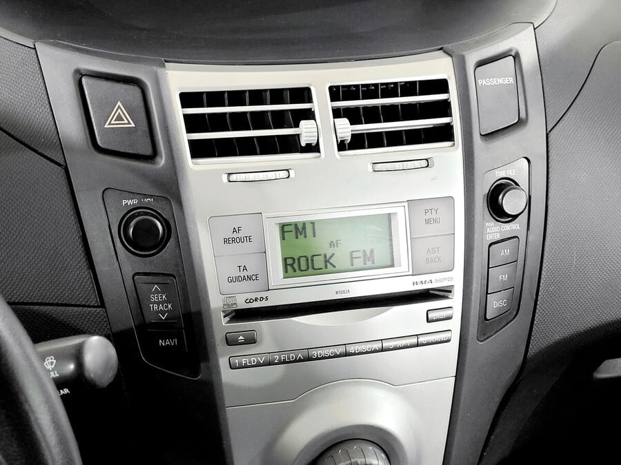 Фото TOYOTA Yaris II с пробегом | №7 Фото TOYOTA Yaris II с пробегом | №7