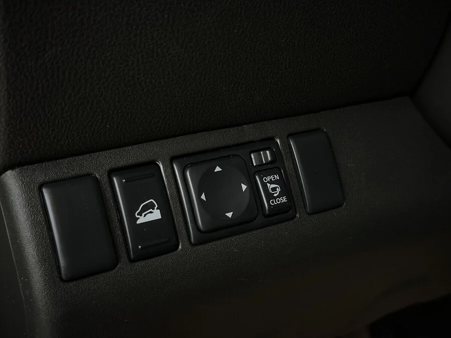 Фото NISSAN Pathfinder III Рестайлинг с пробегом | №11 Фото NISSAN Pathfinder III Рестайлинг с пробегом | №11
