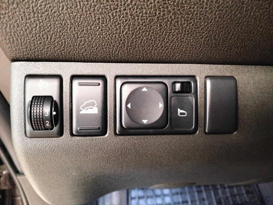 Фото NISSAN Pathfinder III Рестайлинг с пробегом | №10 Фото NISSAN Pathfinder III Рестайлинг с пробегом | №10