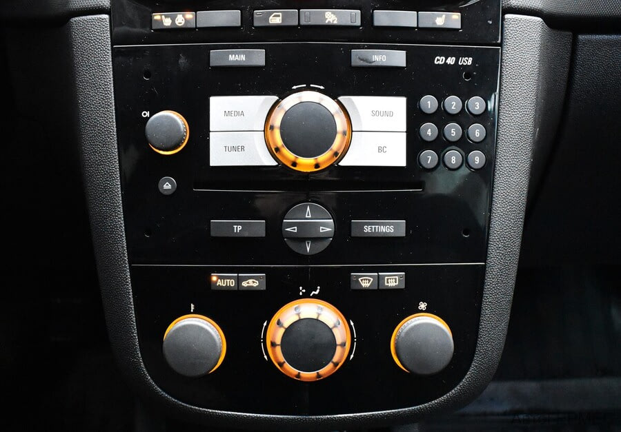 Фото Opel Corsa D Рестайлинг II с пробегом | №7 Фото Opel Corsa D Рестайлинг II с пробегом | №7