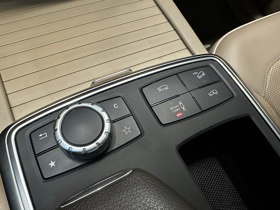 Фото Mercedes-Benz M-Класс III (W166) с пробегом | №10 Фото Mercedes-Benz M-Класс III (W166) с пробегом | №10