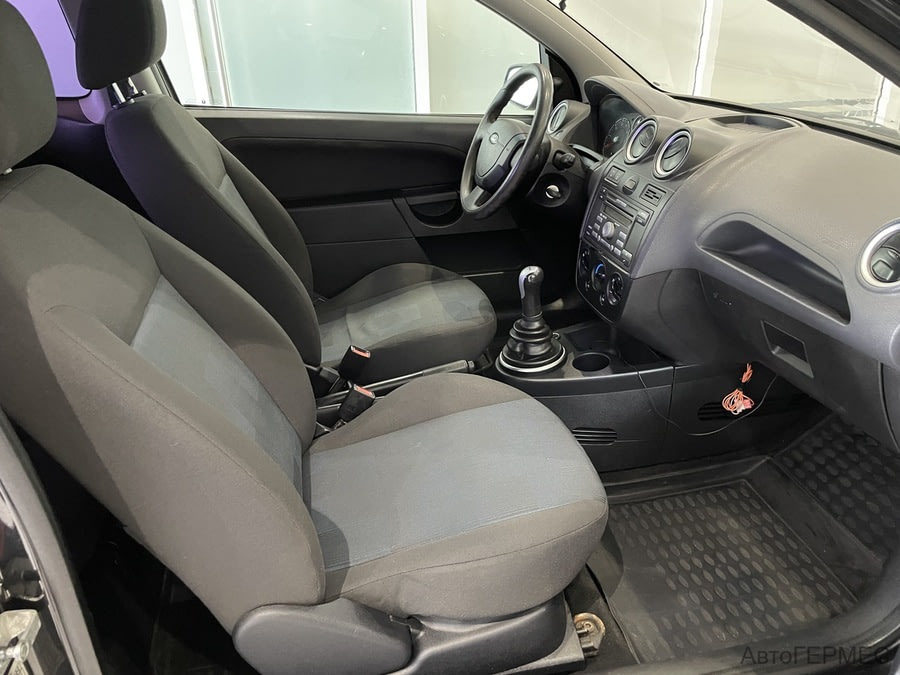 Фото Ford Fiesta MK5 с пробегом | №10