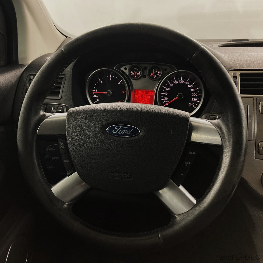 Фото Ford Kuga I с пробегом | №8