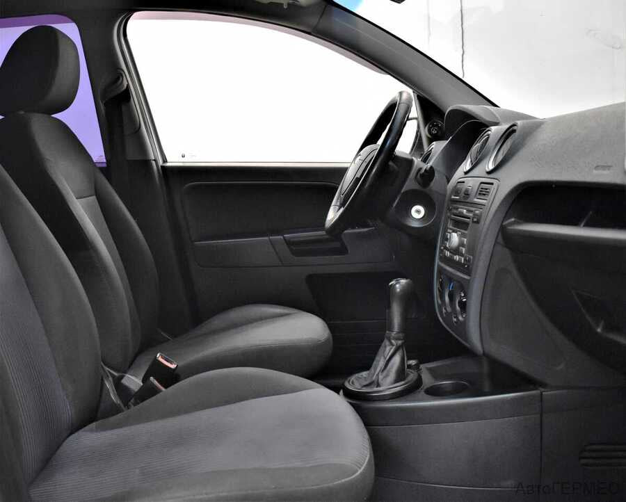 Фото Ford Fusion I Рестайлинг с пробегом | №10