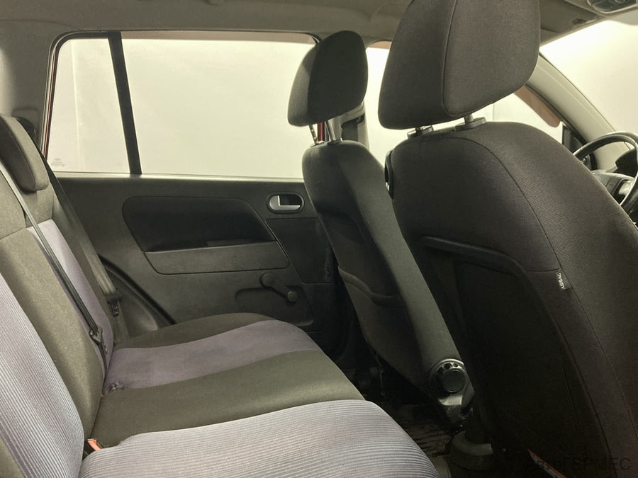 Фото Ford Fusion I Рестайлинг с пробегом | №11 Фото Ford Fusion I Рестайлинг с пробегом | №11