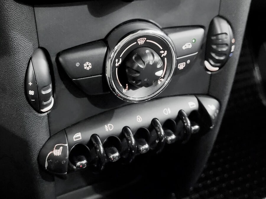 Фото MINI Hatch II (R56) Рестайлинг с пробегом | №9