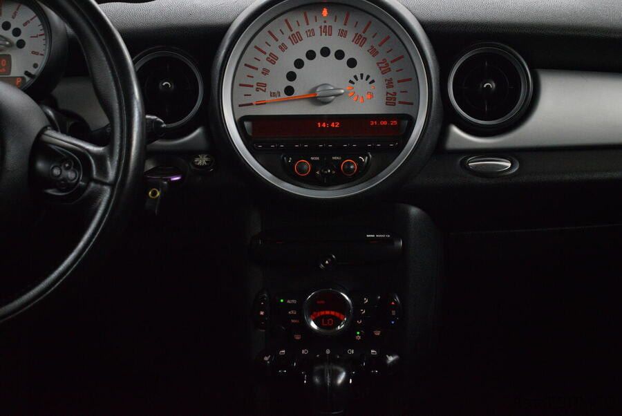 Фото MINI Clubman I Рестайлинг с пробегом | №7