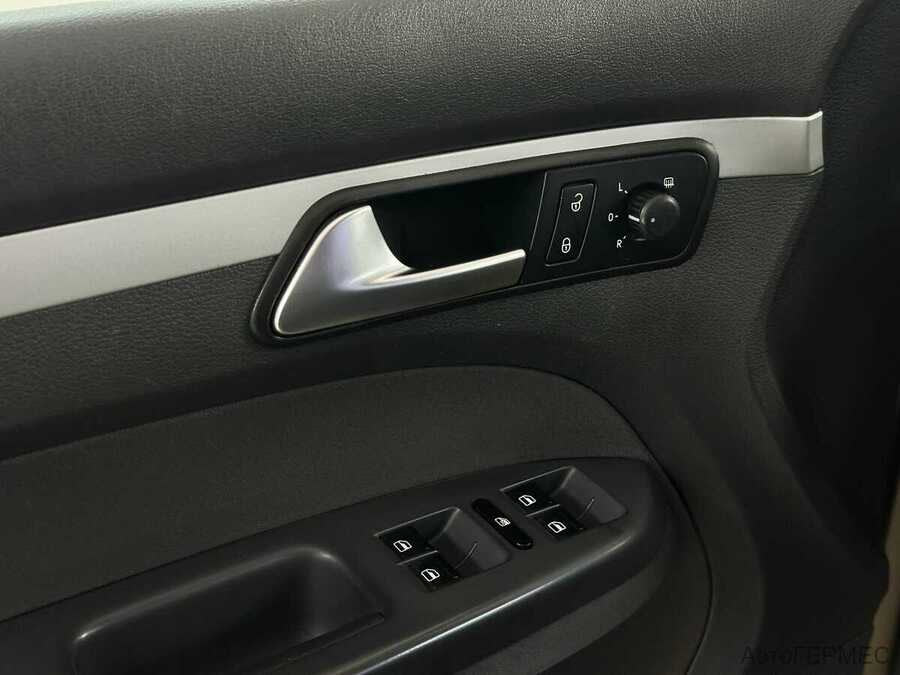 Фото Volkswagen Touran I Рестайлинг 2 с пробегом | №8 Фото Volkswagen Touran I Рестайлинг 2 с пробегом | №8