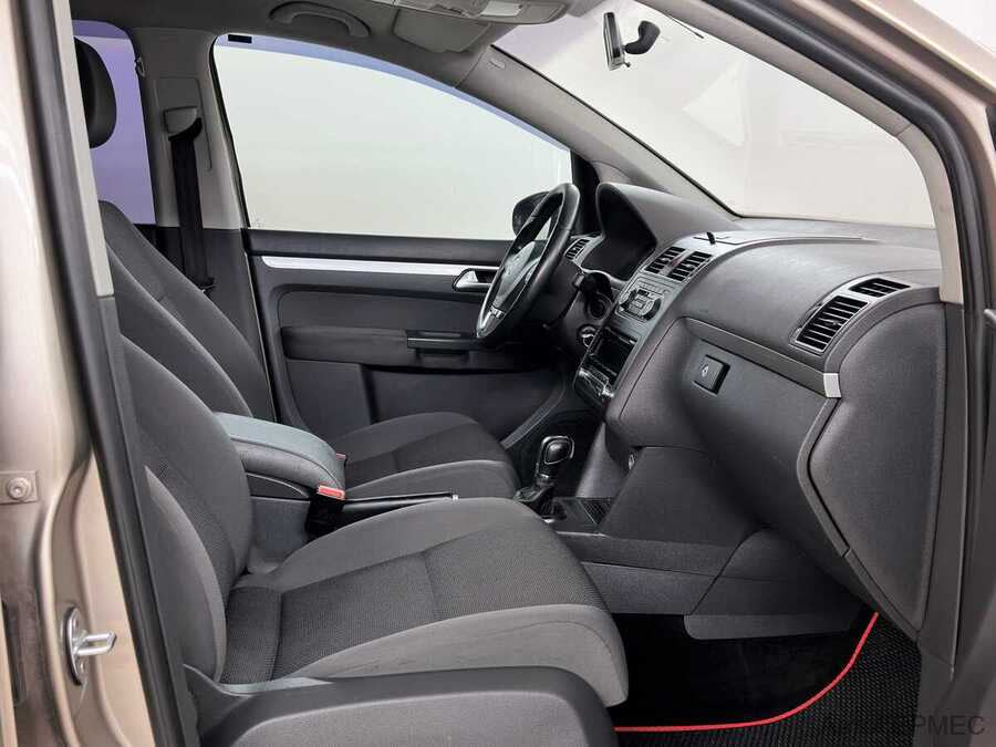 Фото Volkswagen Touran I Рестайлинг 2 с пробегом | №9 Фото Volkswagen Touran I Рестайлинг 2 с пробегом | №9