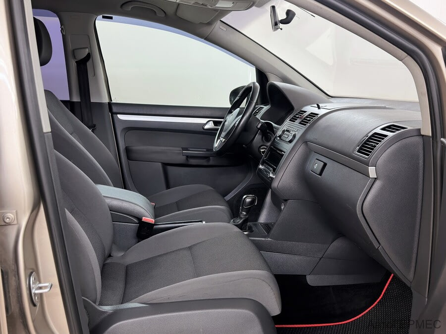 Фото Volkswagen Touran I Рестайлинг 2 с пробегом | №9