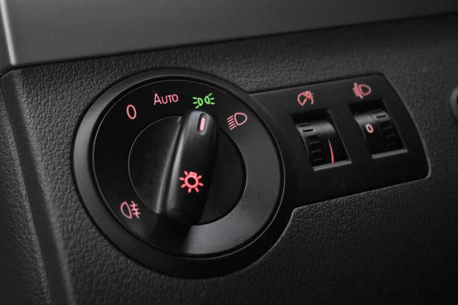 Фото Volkswagen Touran I Рестайлинг 2 с пробегом | №9