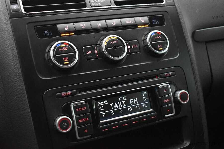 Фото Volkswagen Touran I Рестайлинг 2 с пробегом | №7