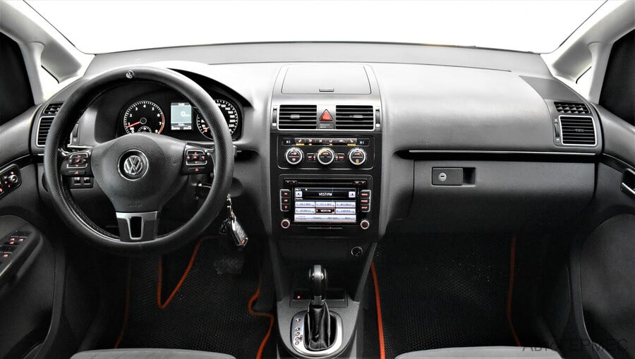 Фото Volkswagen Touran I Рестайлинг 2 с пробегом | №5